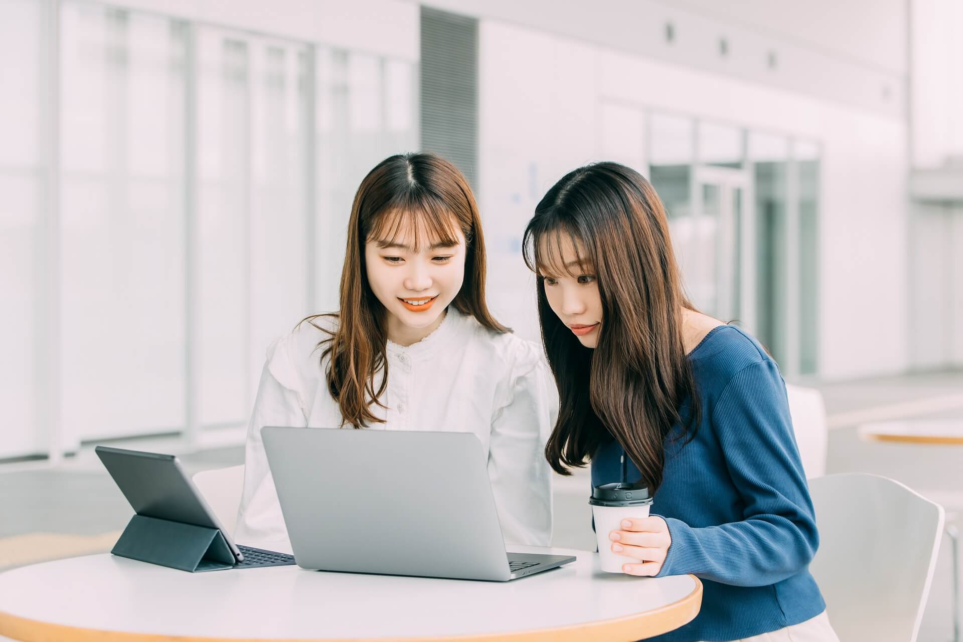 ウォッチニアン株式会社